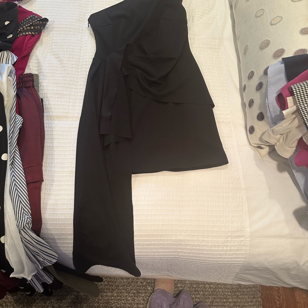 Beautiful one shoulder, little black dress. Elliatt, Medium.
